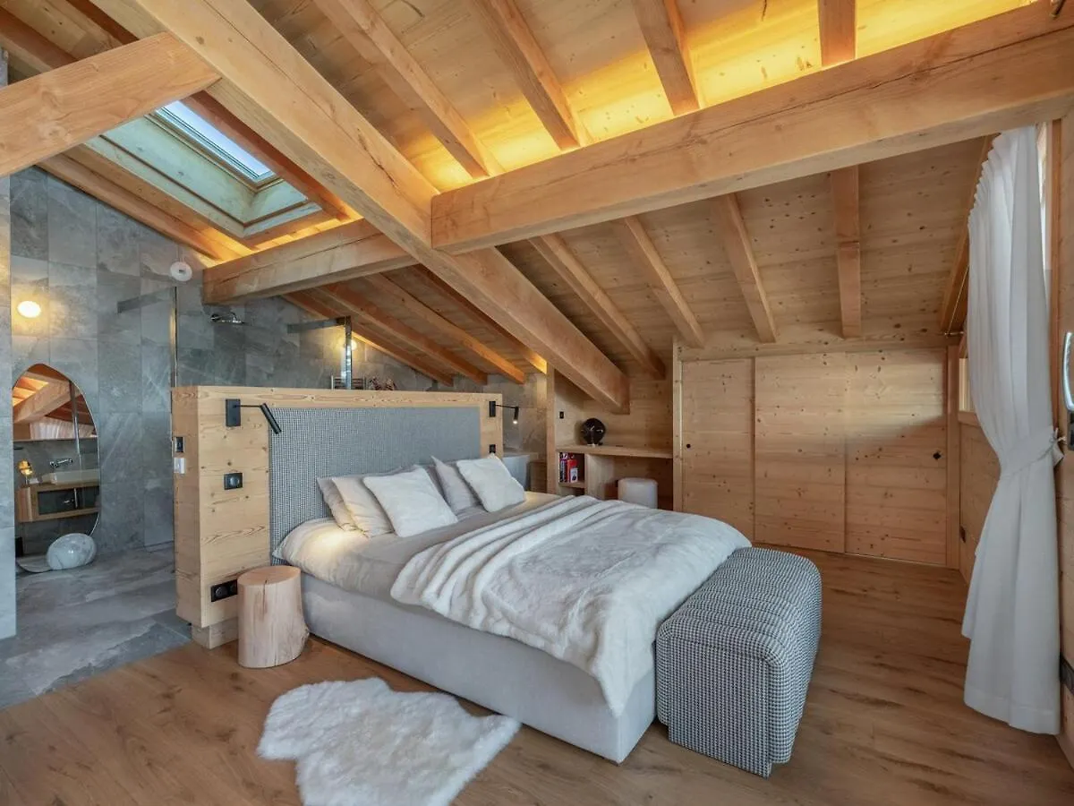 Chalet Avec Piscine Et Vue Panoramique Комблу