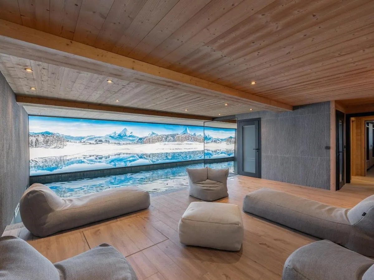 Chalet Avec Piscine Et Vue Panoramique Комблу