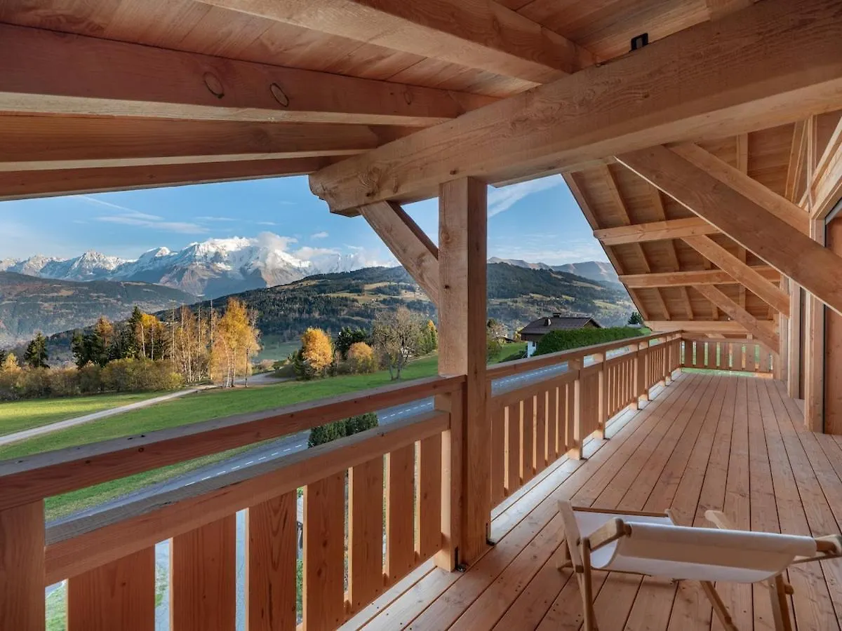 Вилла Chalet Avec Piscine Et Vue Panoramique Комблу