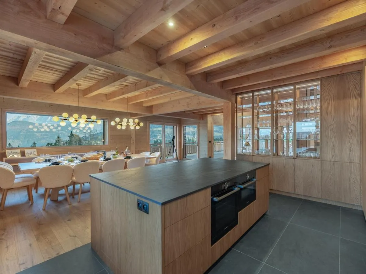 Chalet Avec Piscine Et Vue Panoramique Комблу