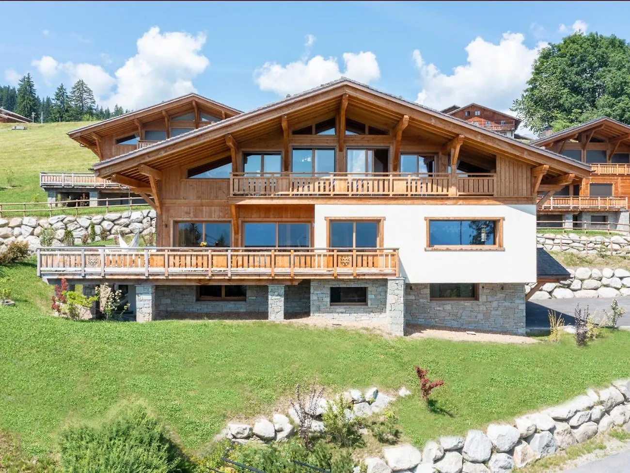 Вилла Chalet Avec Piscine Et Vue Panoramique Комблу Франция