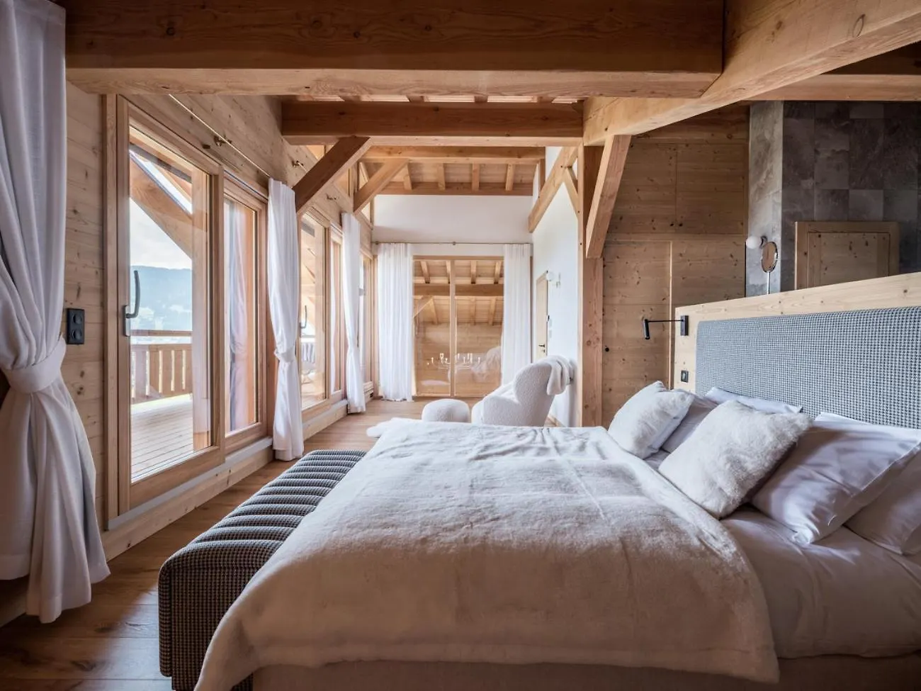 Вилла Chalet Avec Piscine Et Vue Panoramique Комблу