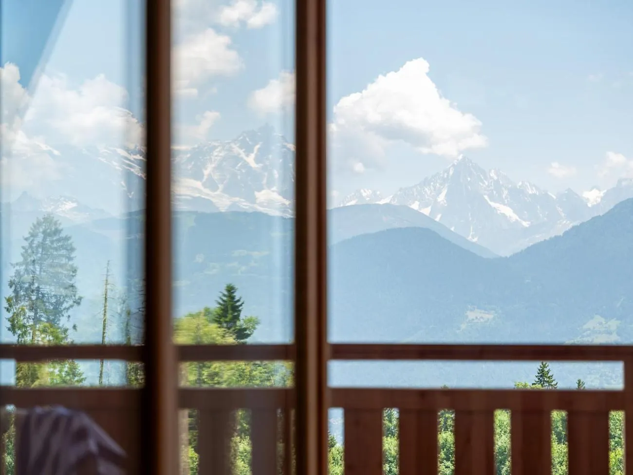 Chalet Avec Piscine Et Vue Panoramique Комблу Вилла